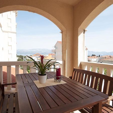 Apartments Mara Супетар Экстерьер фото