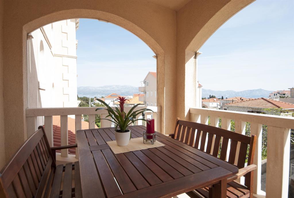 Apartments Mara Супетар Экстерьер фото