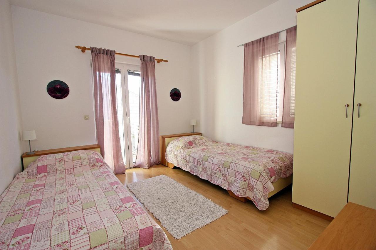 Apartments Mara Супетар Экстерьер фото