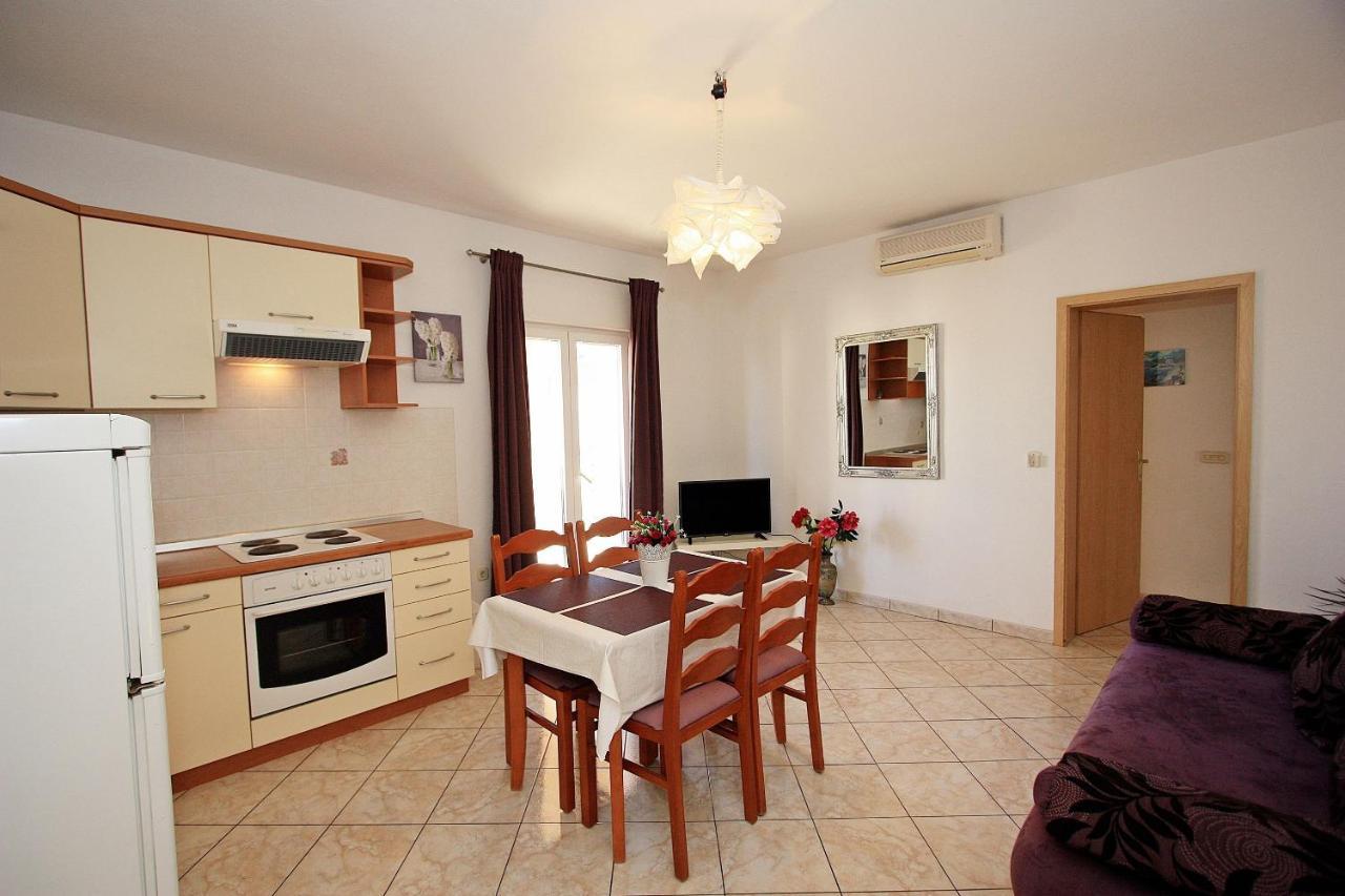 Apartments Mara Супетар Экстерьер фото