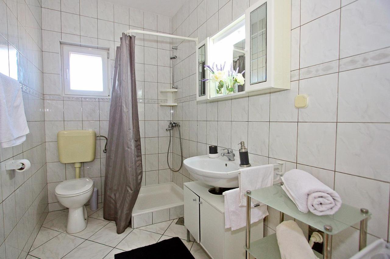 Apartments Mara Супетар Экстерьер фото