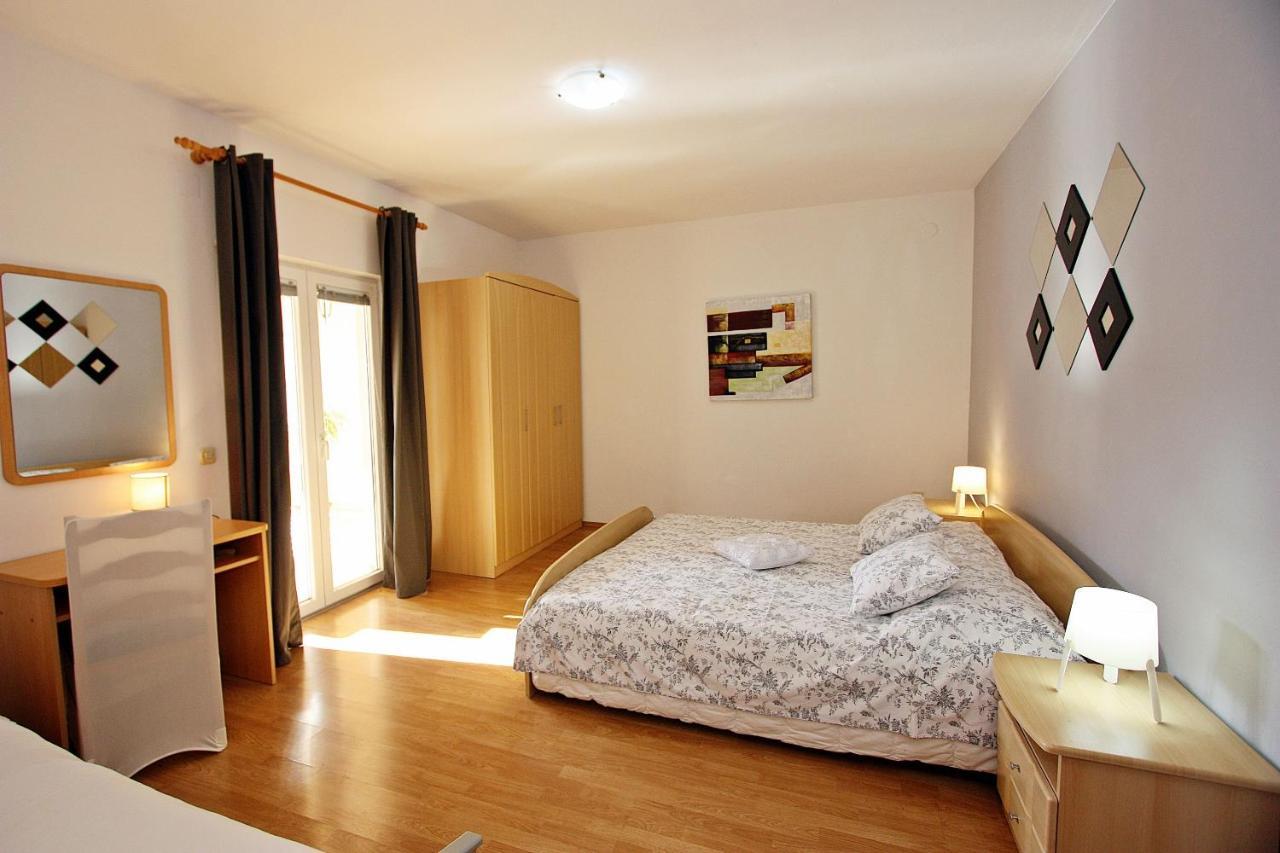 Apartments Mara Супетар Экстерьер фото