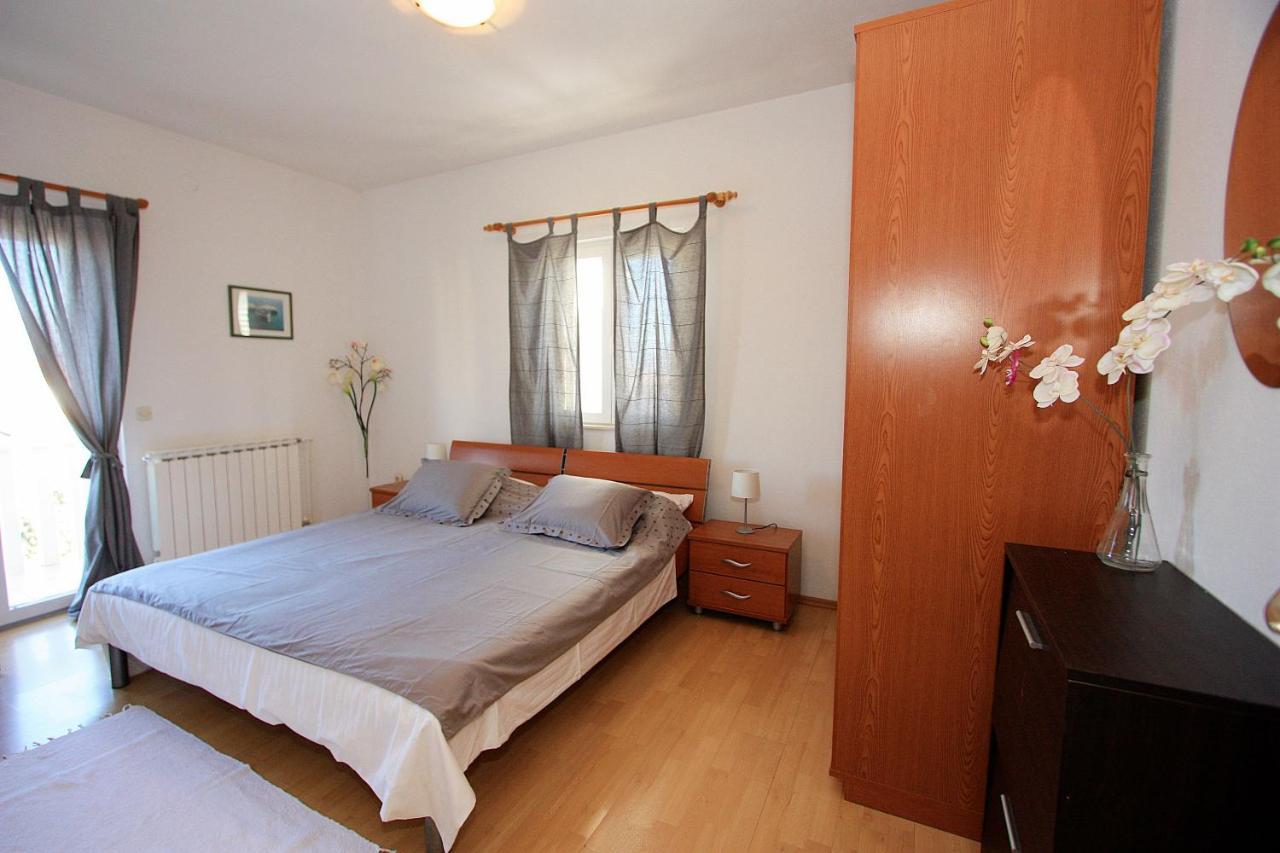Apartments Mara Супетар Экстерьер фото