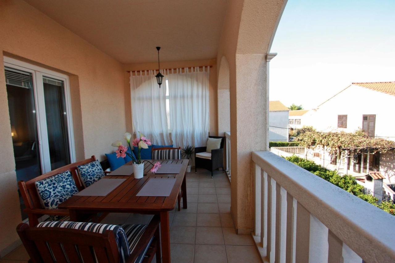 Apartments Mara Супетар Экстерьер фото