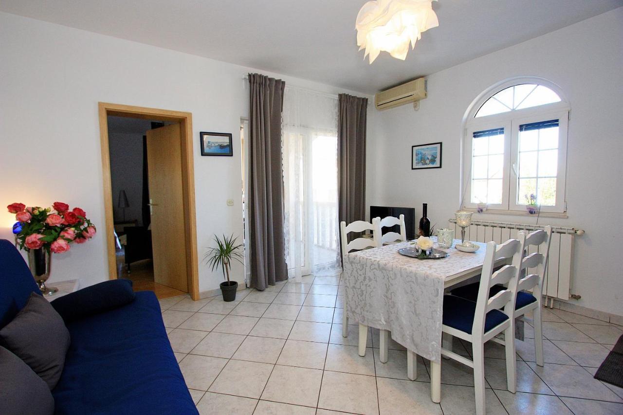 Apartments Mara Супетар Экстерьер фото