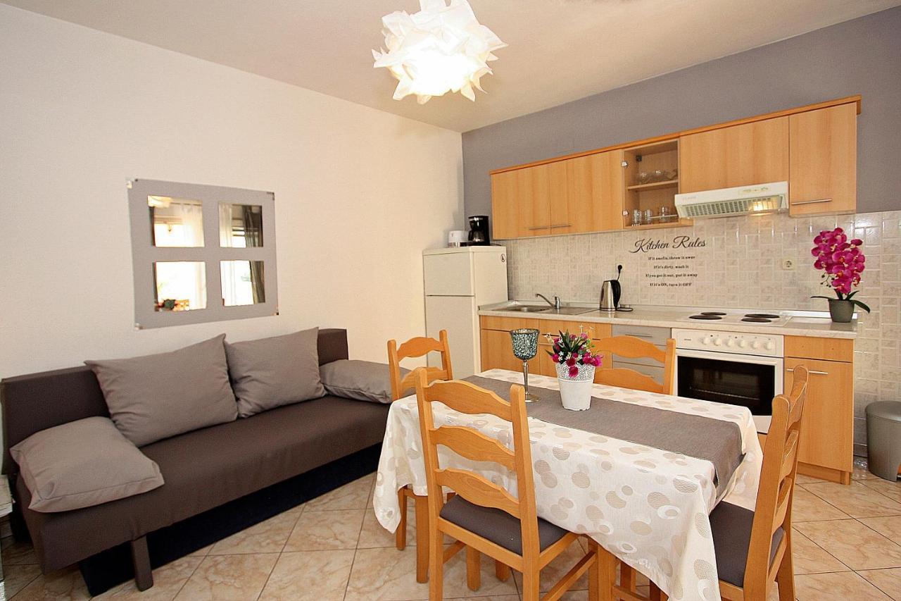 Apartments Mara Супетар Экстерьер фото
