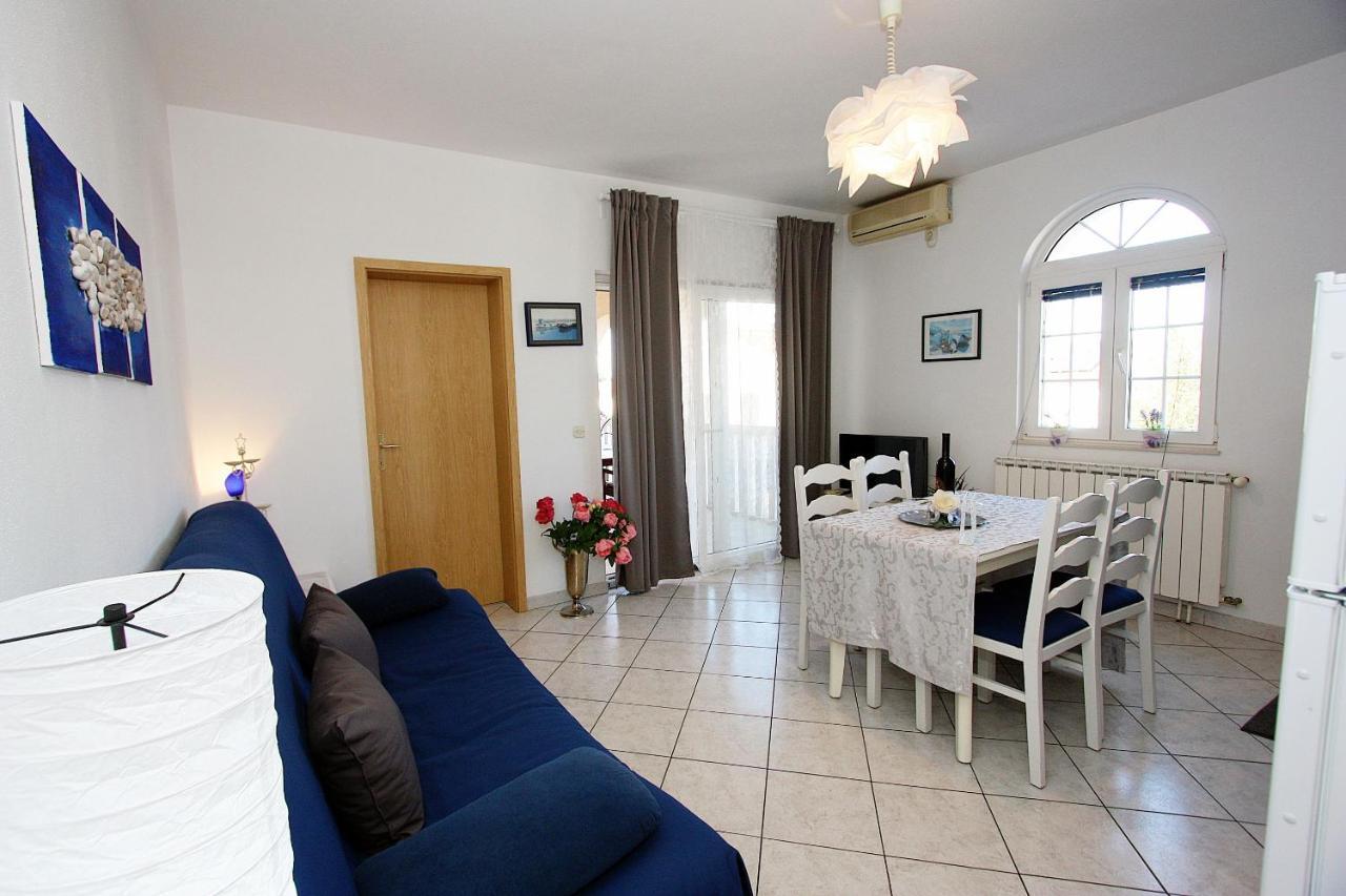 Apartments Mara Супетар Экстерьер фото